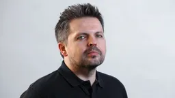 Журналиста Романа Баданина заочно приговорили к штрафу в 300 тысяч рублей по делу о неисполнении обязанностей «иностранного агента»